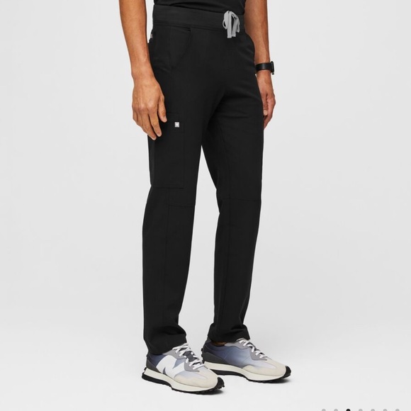 Figs Axim Cargo Scrub Pants Size Small Short - Picture 3 of 10